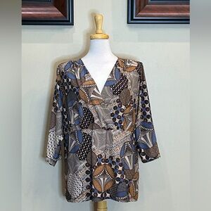 D.F.A. New York Woman | Size 1X Abstract Patterned Top